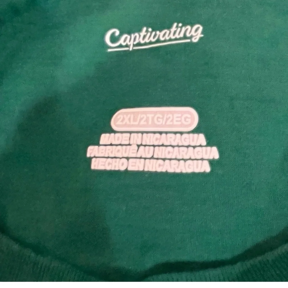 NWOT- Captivating Brand -Notre Dame
Fighting Irish Cotton T-Shirt - Picture 4 of 5